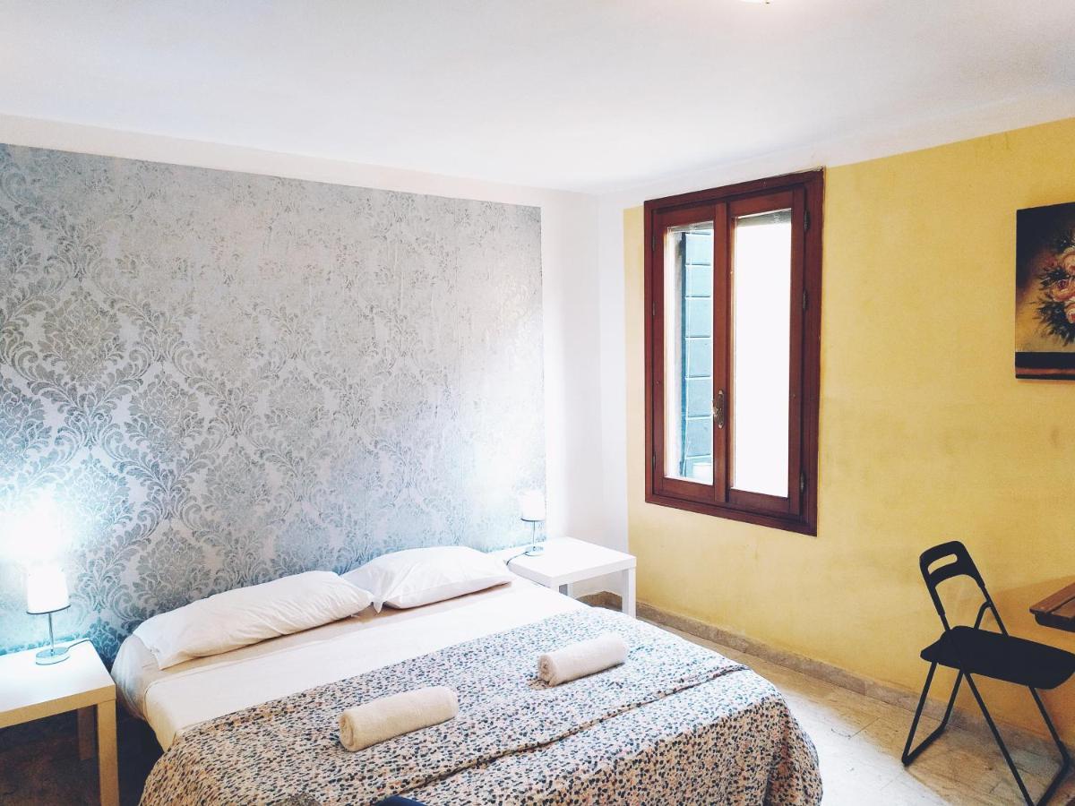 Two Steps From Rialto Bridge Hotel Венеция Екстериор снимка