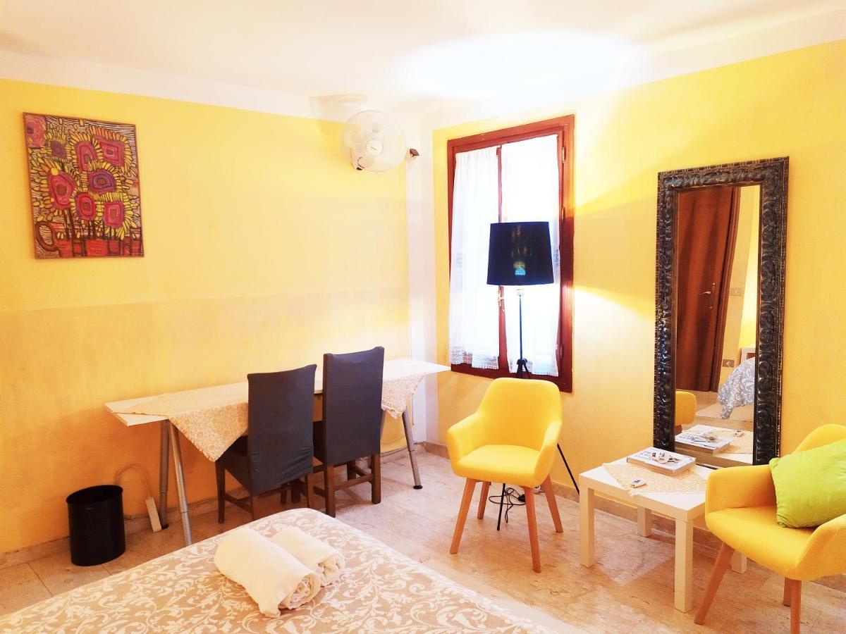 Two Steps From Rialto Bridge Hotel Венеция Екстериор снимка