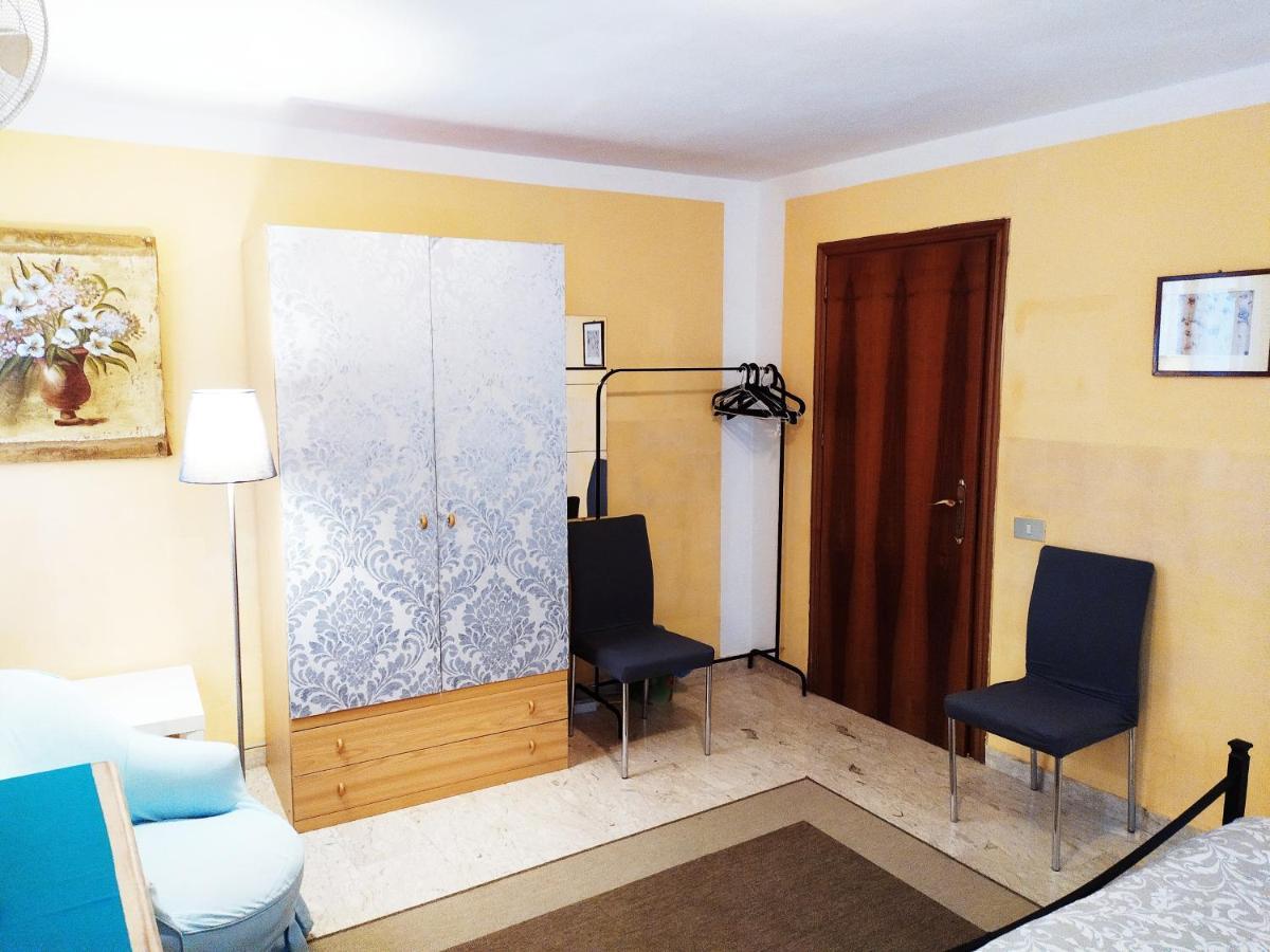 Two Steps From Rialto Bridge Hotel Венеция Екстериор снимка