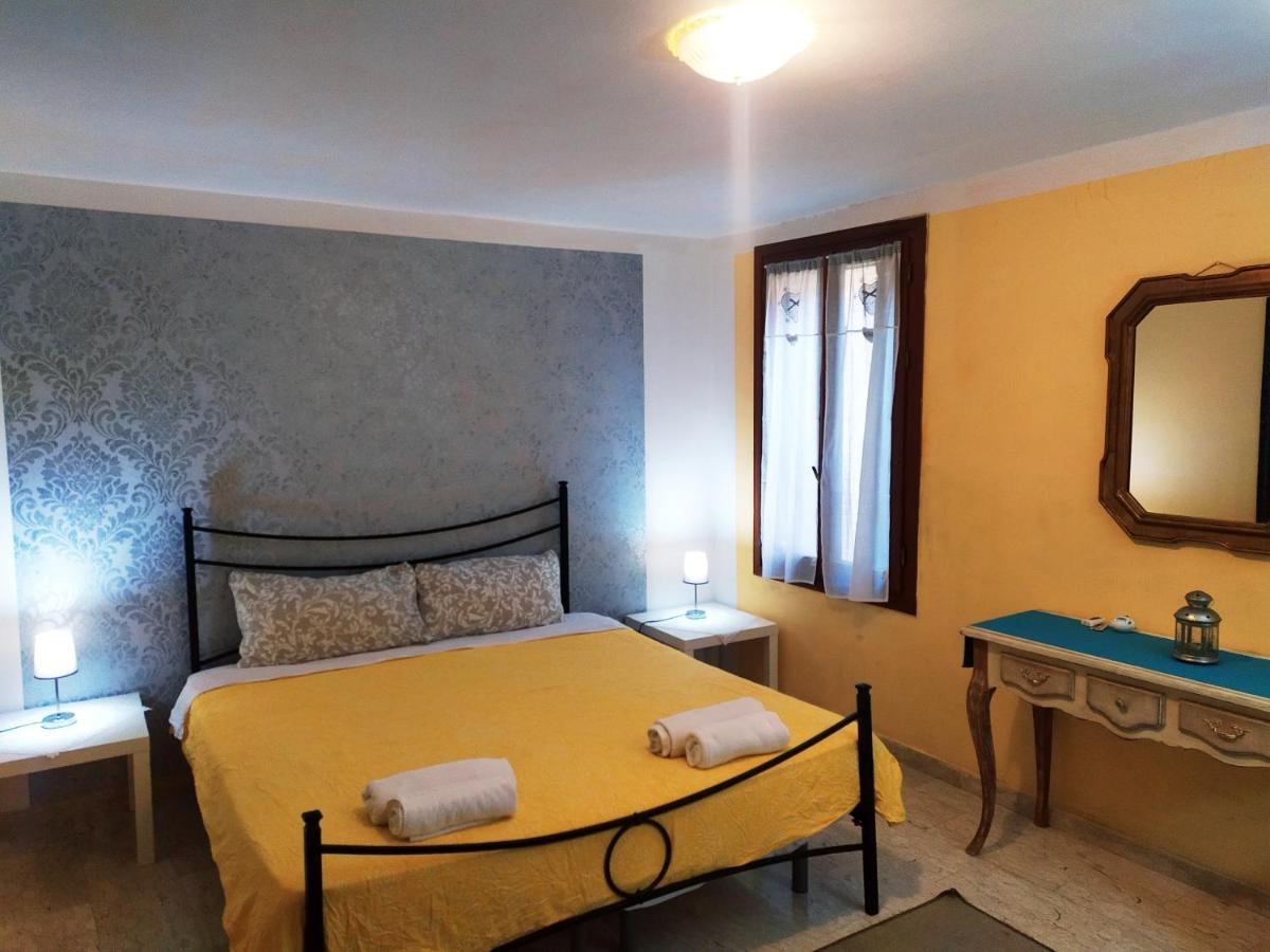 Two Steps From Rialto Bridge Hotel Венеция Екстериор снимка