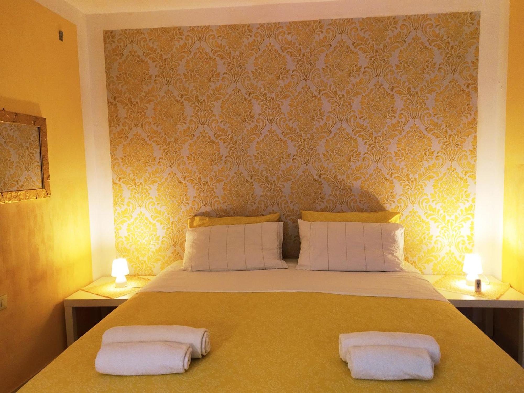 Two Steps From Rialto Bridge Hotel Венеция Екстериор снимка